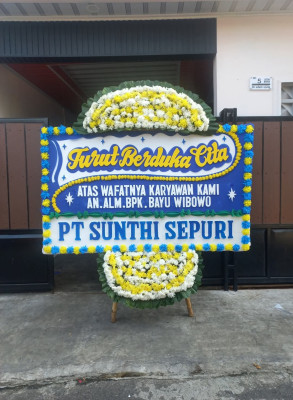 Papan Bunga Duka di Putri Hijau