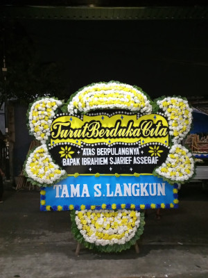 Papan Bunga Duka di Putri Hijau