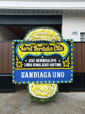 Papan Bunga Duka di Putri Hijau